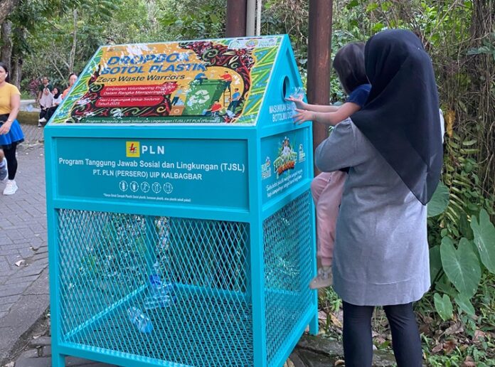 PLN UIP KLT Dukung Pengelolaan Sampah di Lamaru Lewat Drop Box